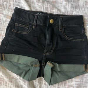 Hi-rise shortie. American eagle.